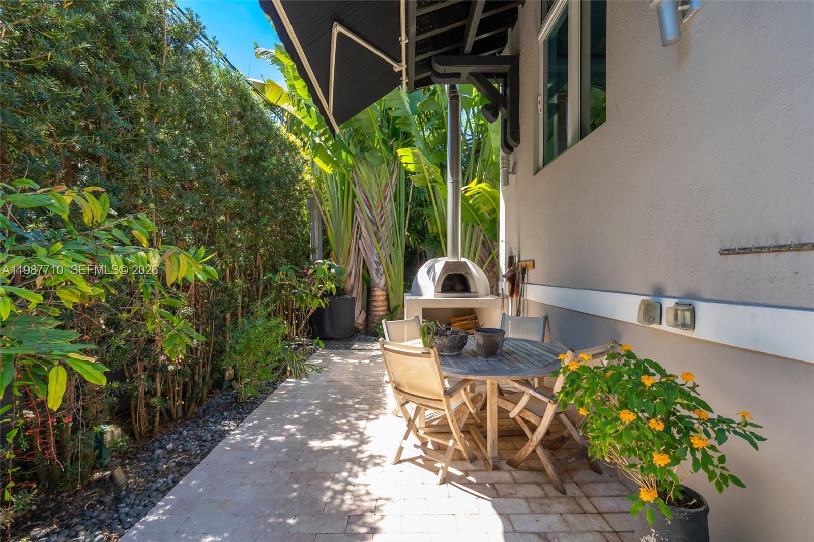 140 Hampton Ln, Key Biscayne FL 33149