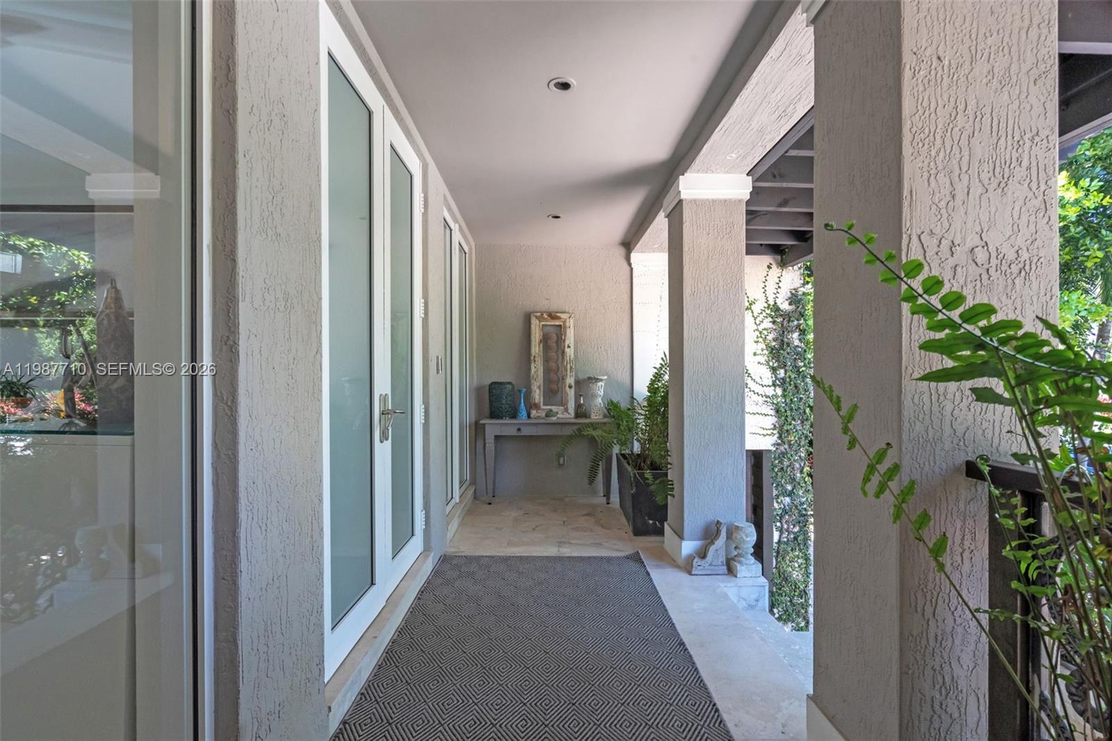 140 Hampton Ln, Key Biscayne FL 33149