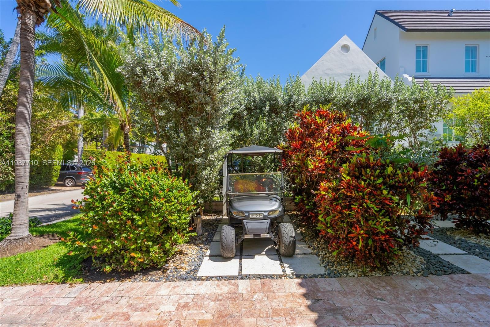 140 Hampton Ln, Key Biscayne FL 33149