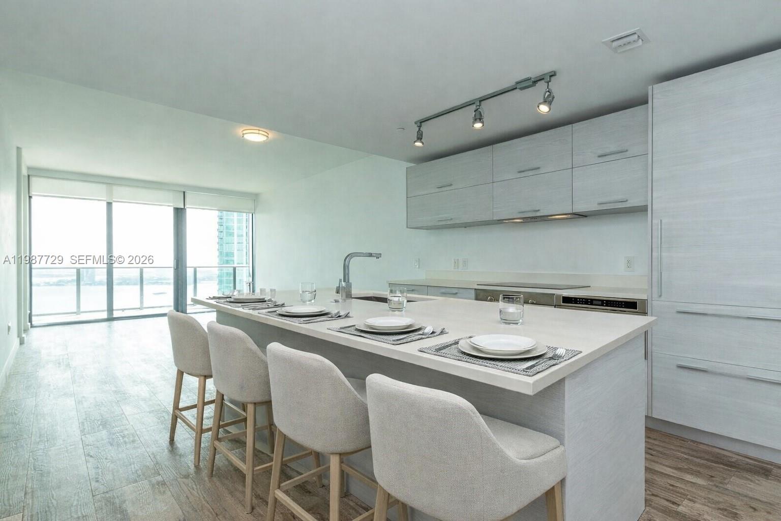 650 NE 32nd St #3406, Miami FL 33137