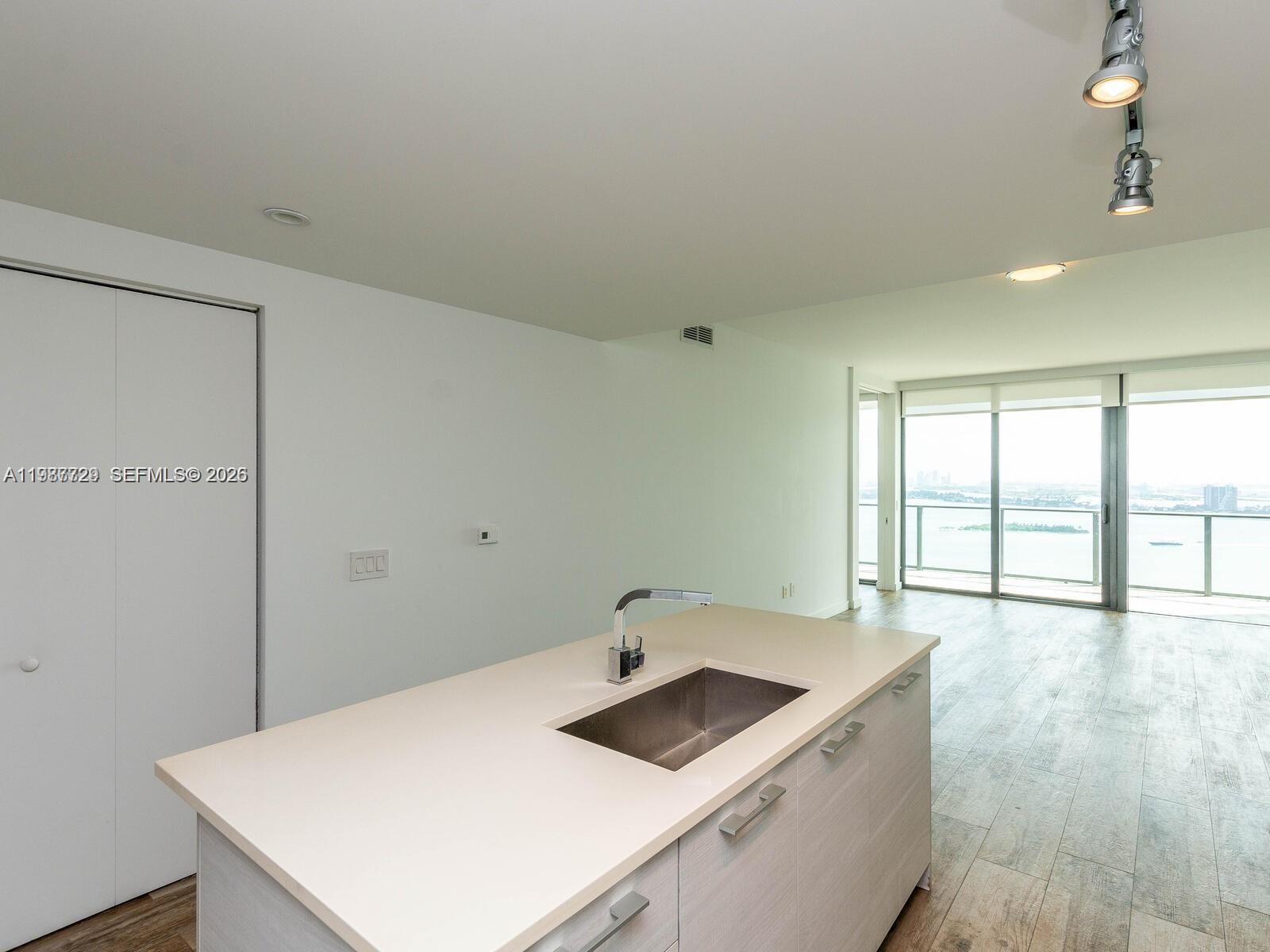 650 NE 32nd St #3406, Miami FL 33137