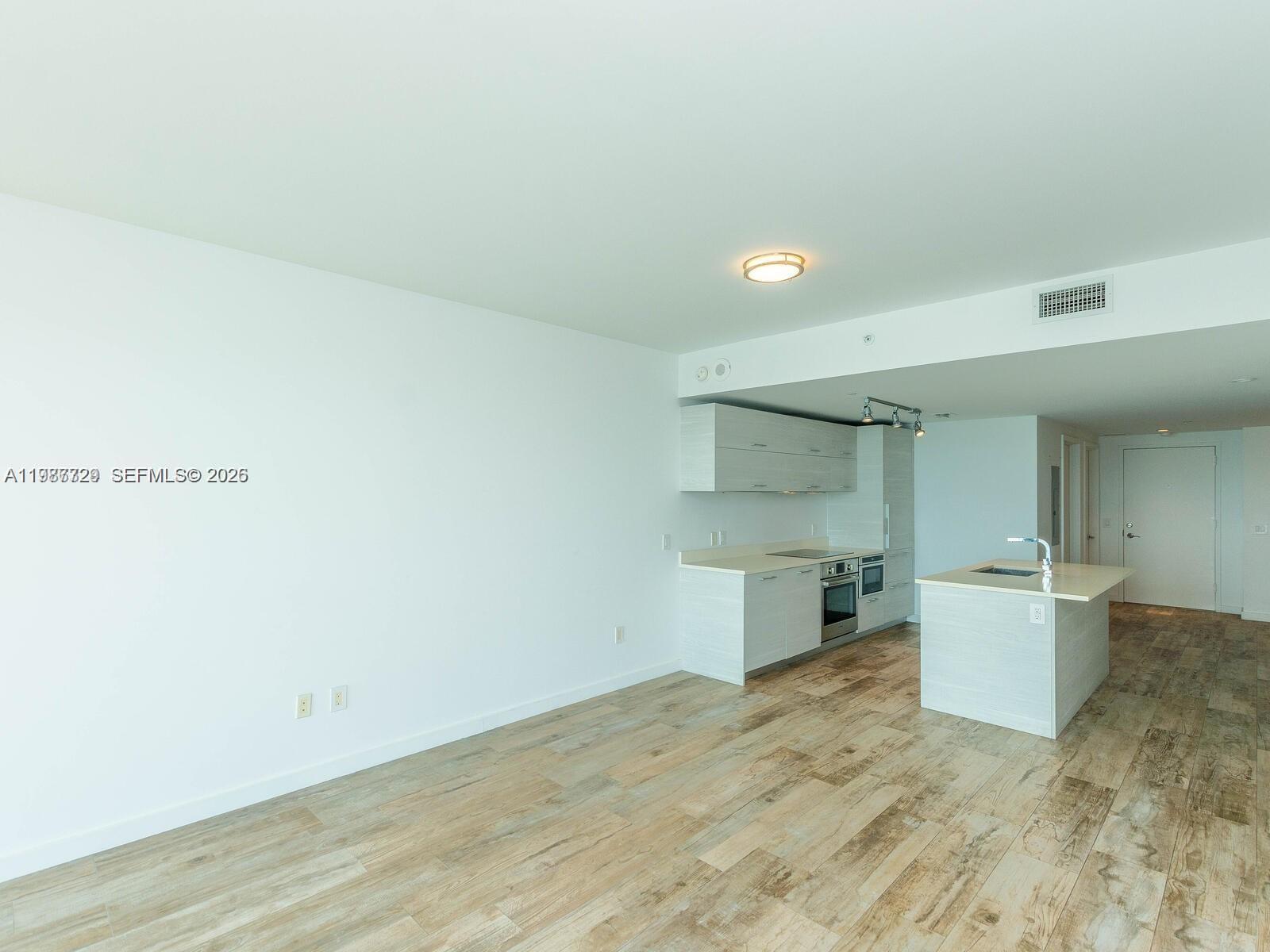 650 NE 32nd St #3406, Miami FL 33137