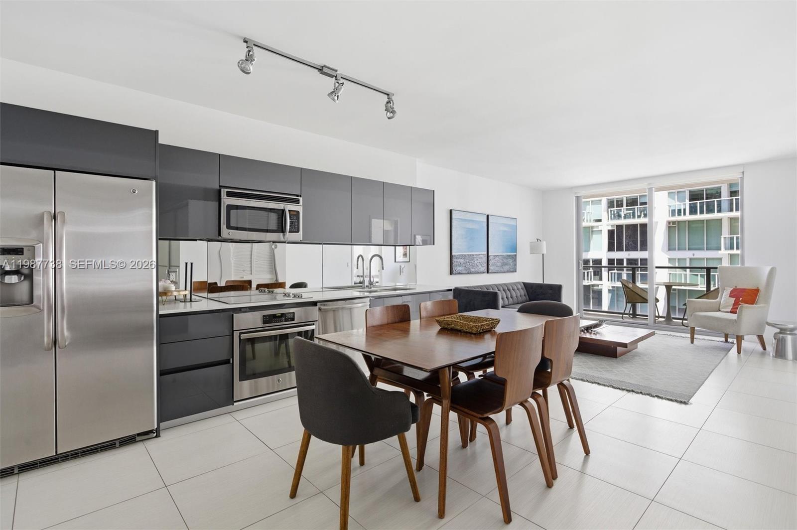 31 SE 6th St #2504, Miami FL 33131