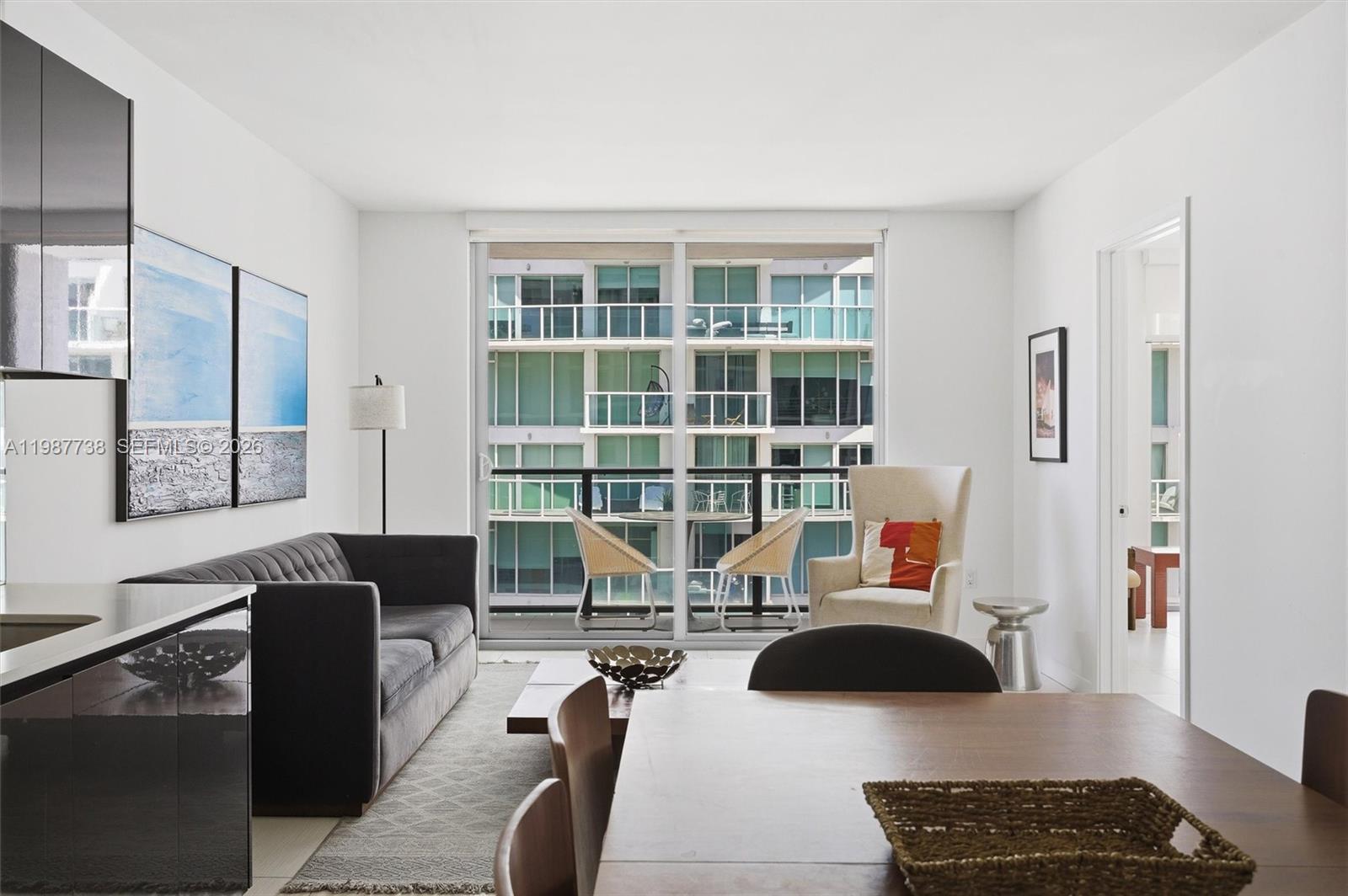 31 SE 6th St #2504, Miami FL 33131