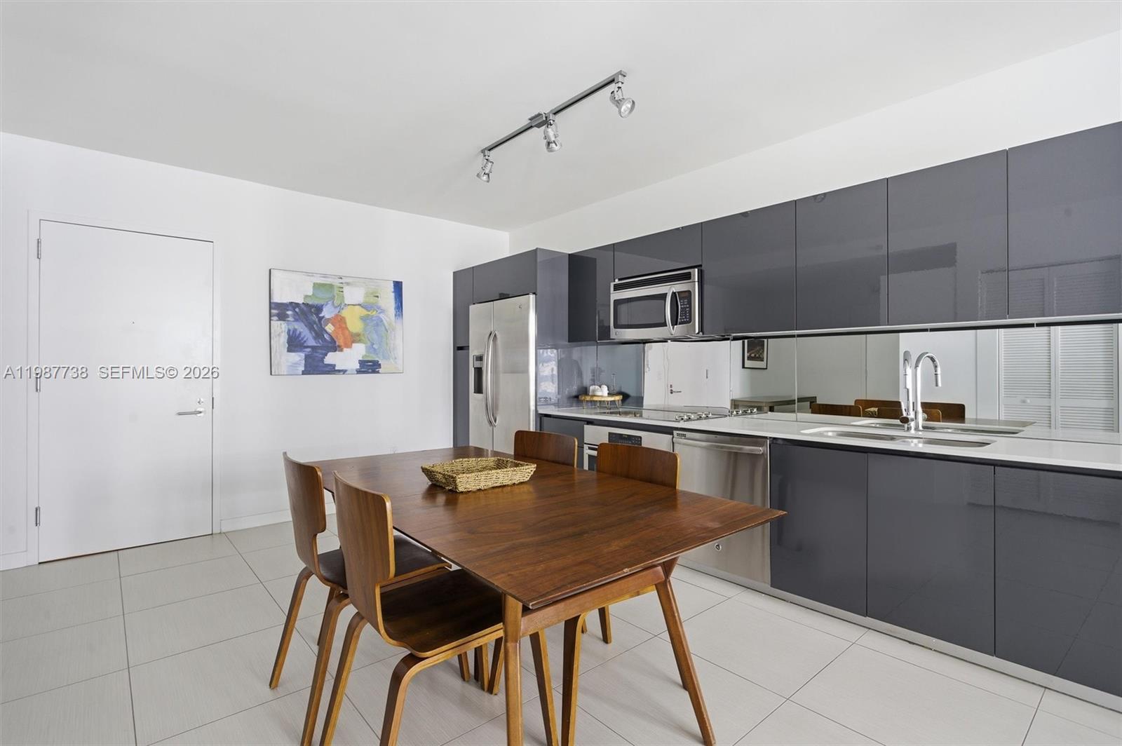 31 SE 6th St #2504, Miami FL 33131