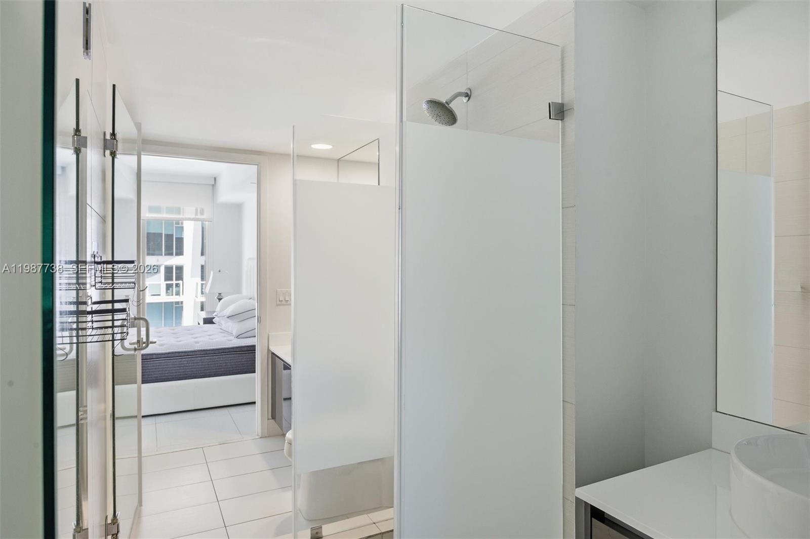 31 SE 6th St #2504, Miami FL 33131