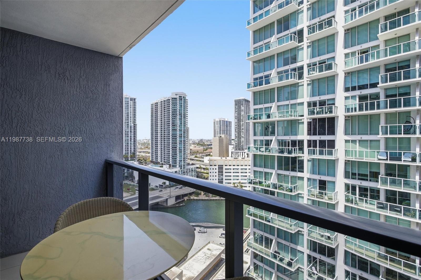31 SE 6th St #2504, Miami FL 33131