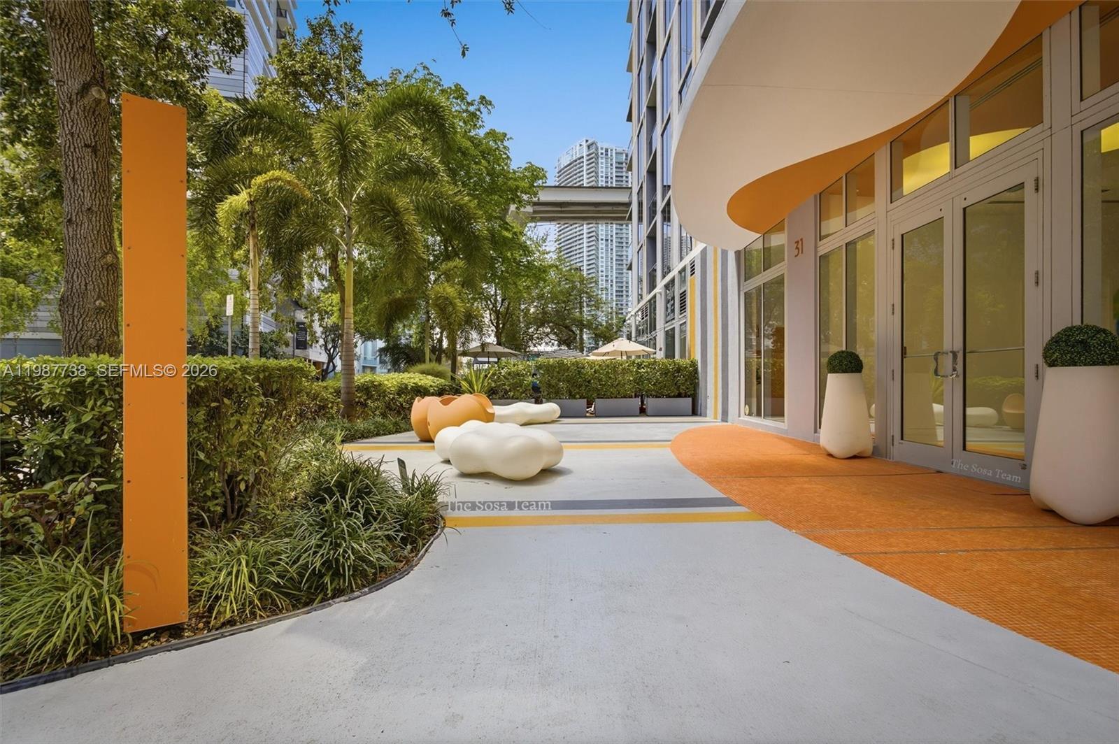 31 SE 6th St #2504, Miami FL 33131