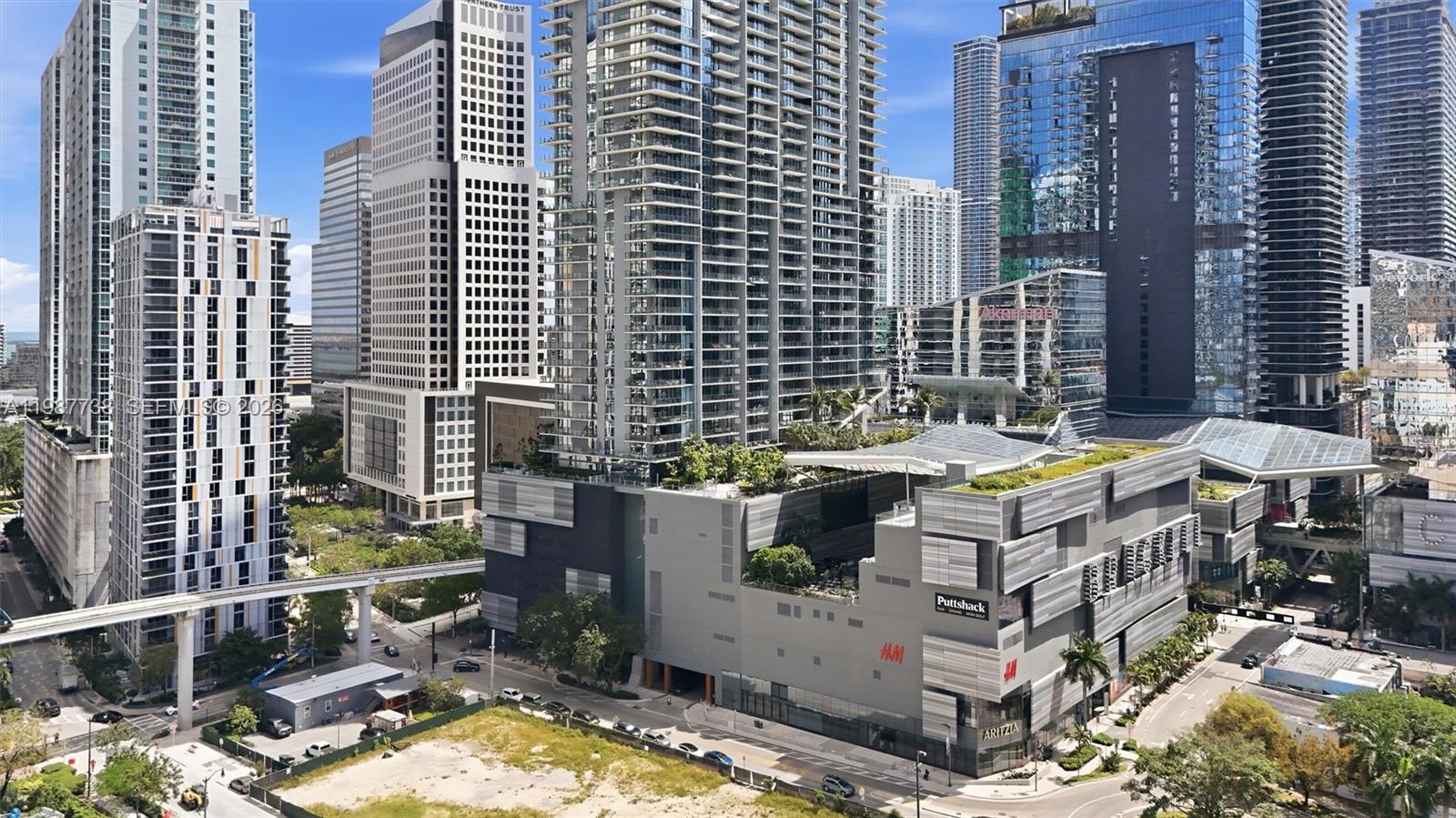 31 SE 6th St #2504, Miami FL 33131