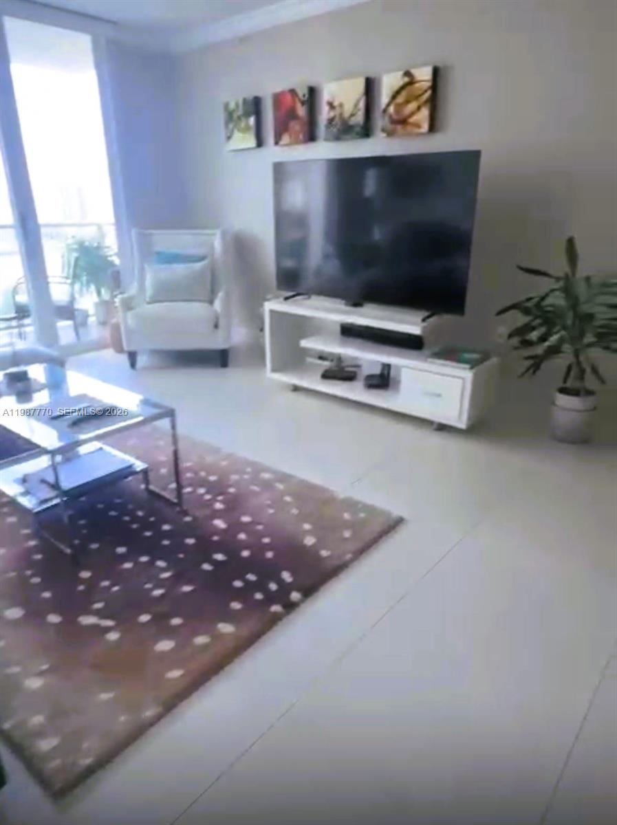 1155 Brickell Bay Dr #1008, Miami FL 33131