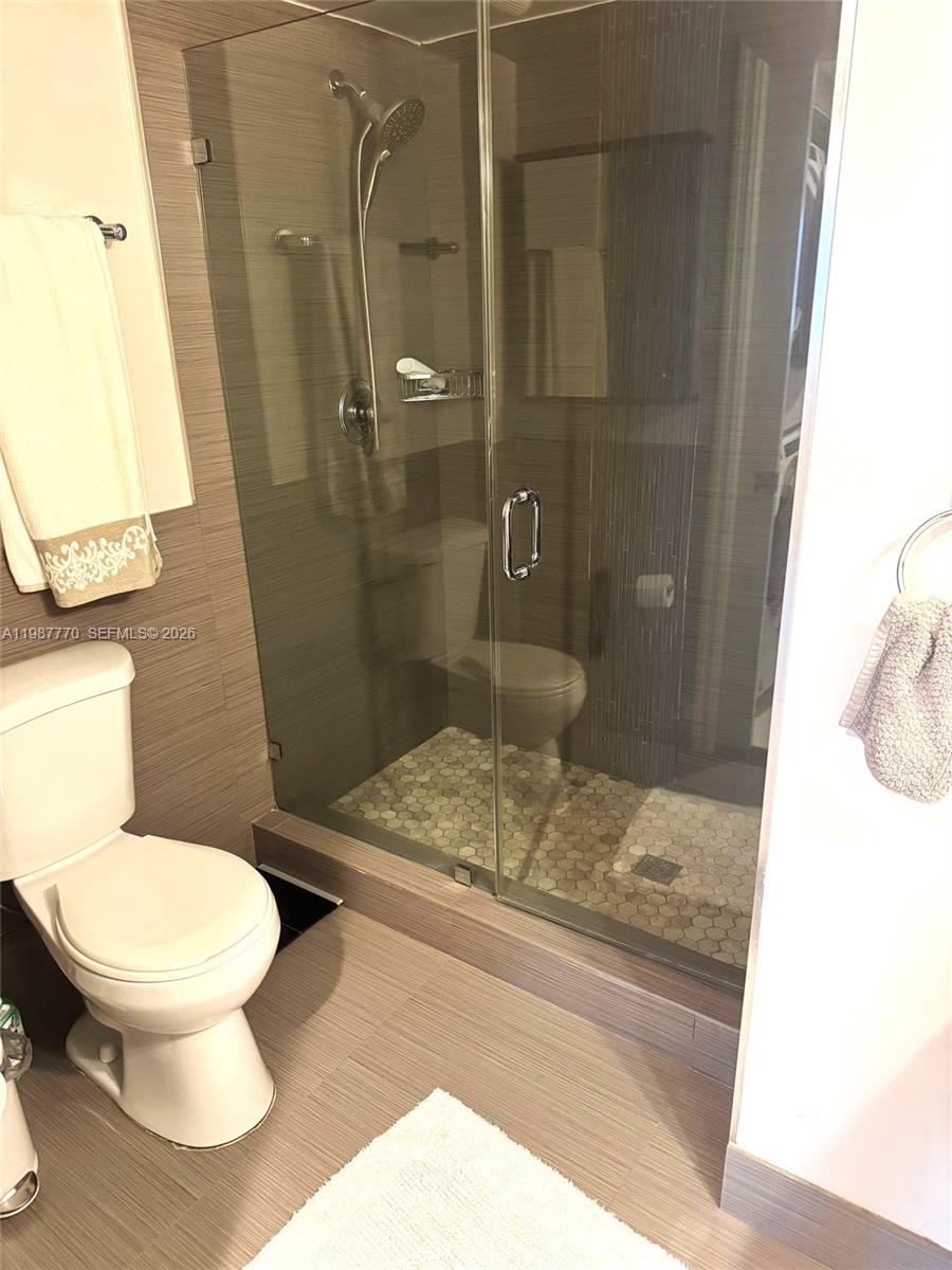 1155 Brickell Bay Dr #1008, Miami FL 33131