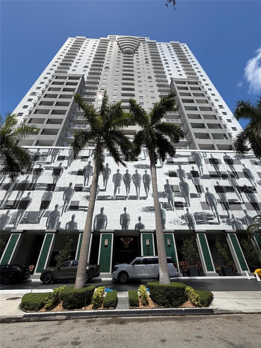 185 SE 14th Ter #2701, Miami FL 33131