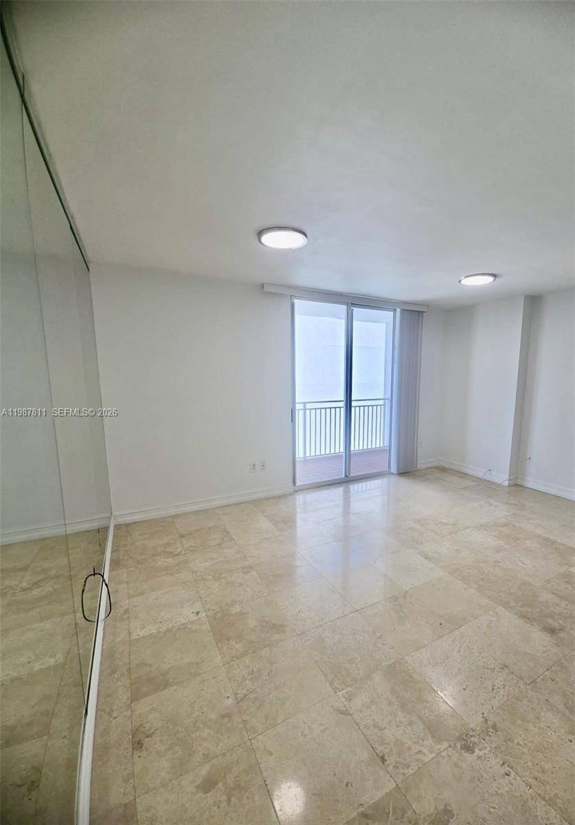 185 SE 14th Ter #2701, Miami FL 33131