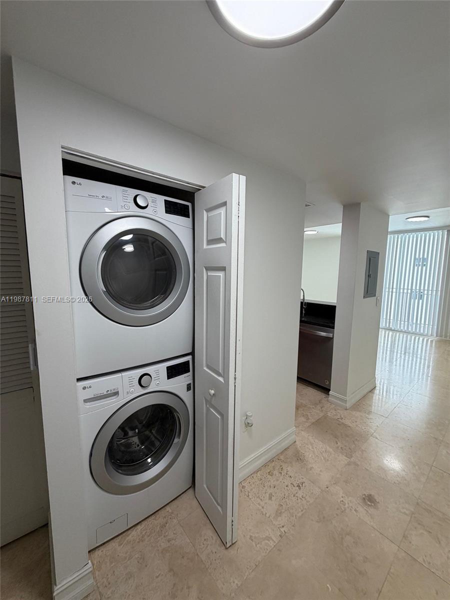 185 SE 14th Ter #2701, Miami FL 33131