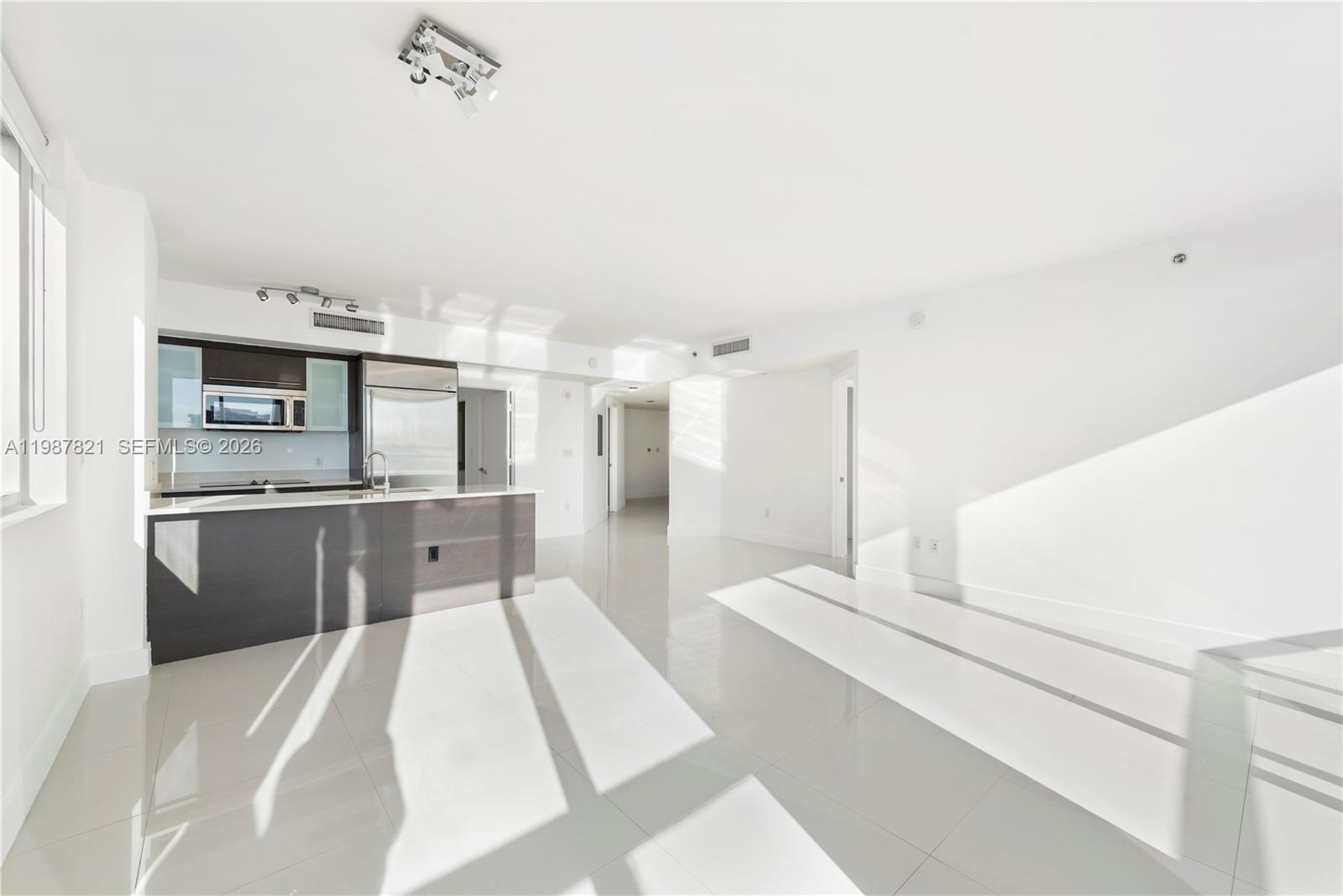 500 Brickell Ave #1402, Miami FL 33131