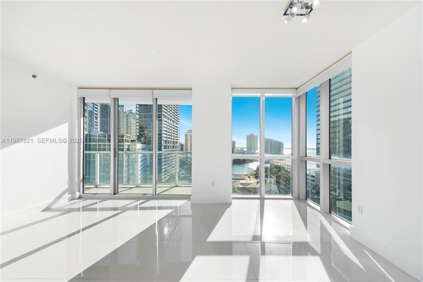 500 Brickell Ave #1402, Miami FL 33131
