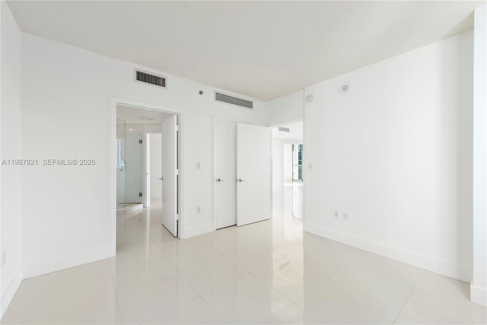 500 Brickell Ave #1402, Miami FL 33131