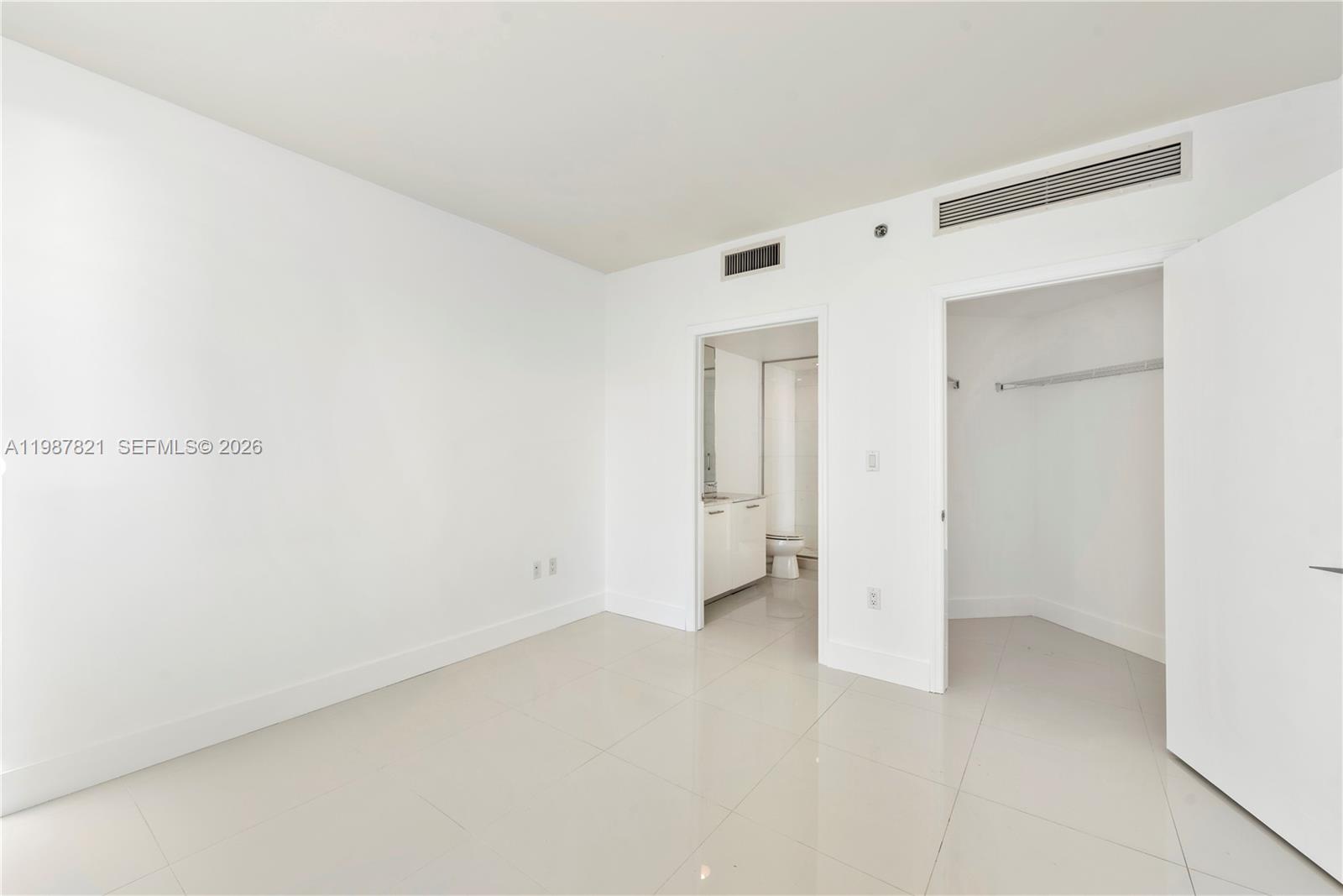 500 Brickell Ave #1402, Miami FL 33131
