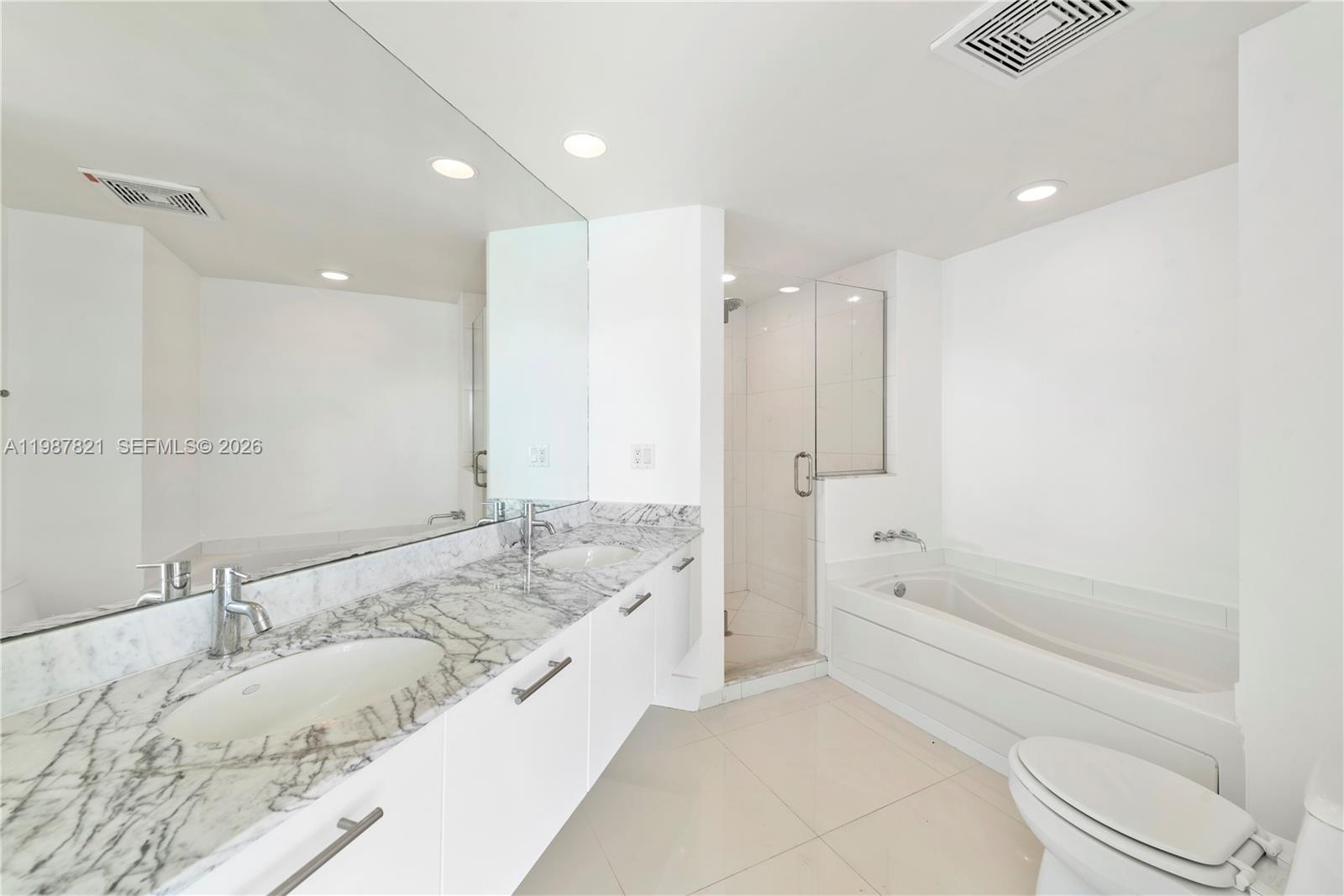 500 Brickell Ave #1402, Miami FL 33131