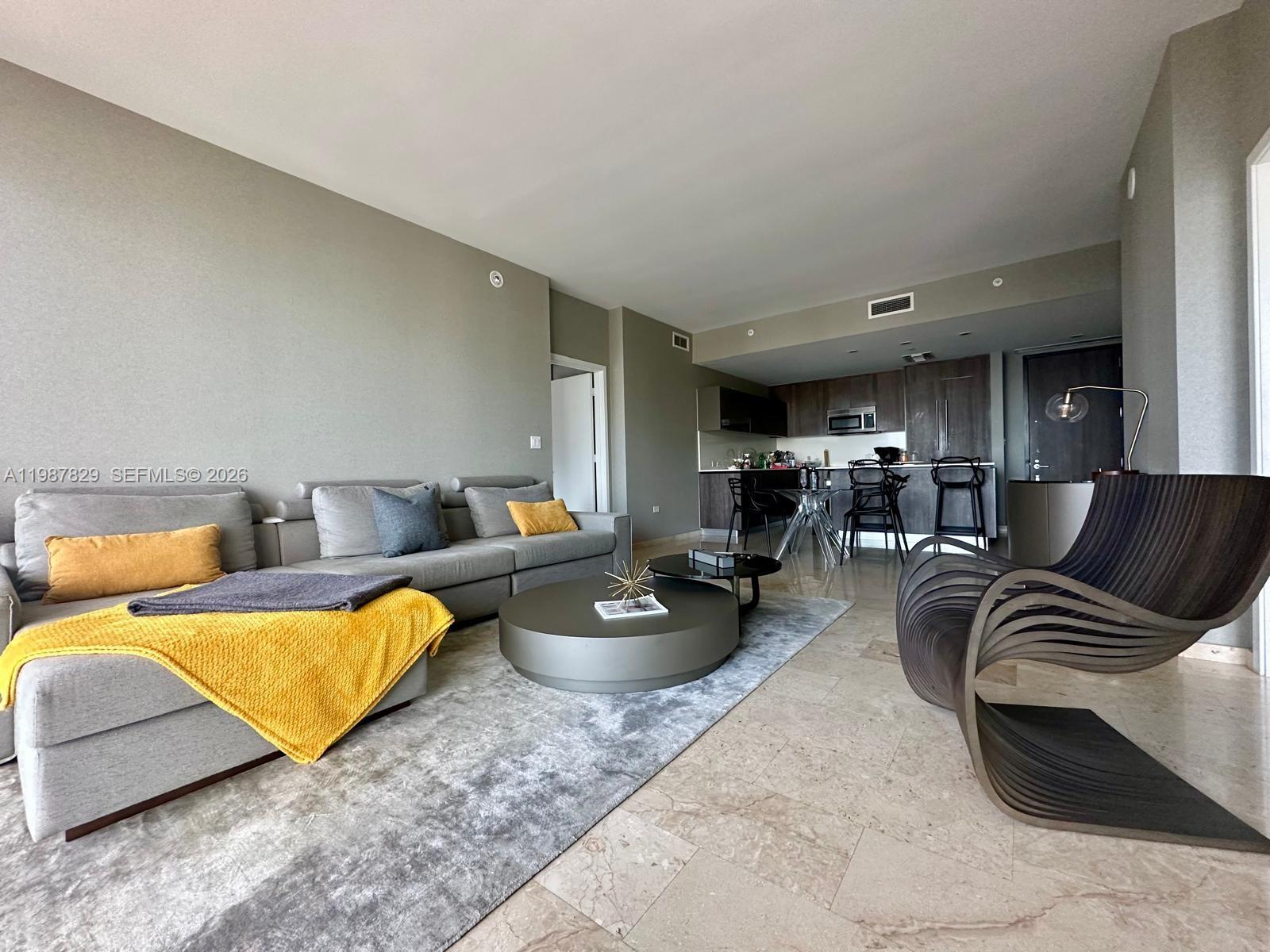 88 SW 7th St #3609, Miami FL 33130