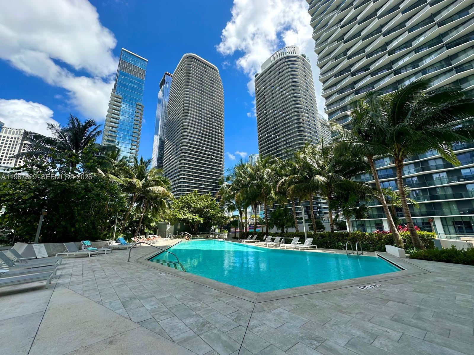 88 SW 7th St #3609, Miami FL 33130