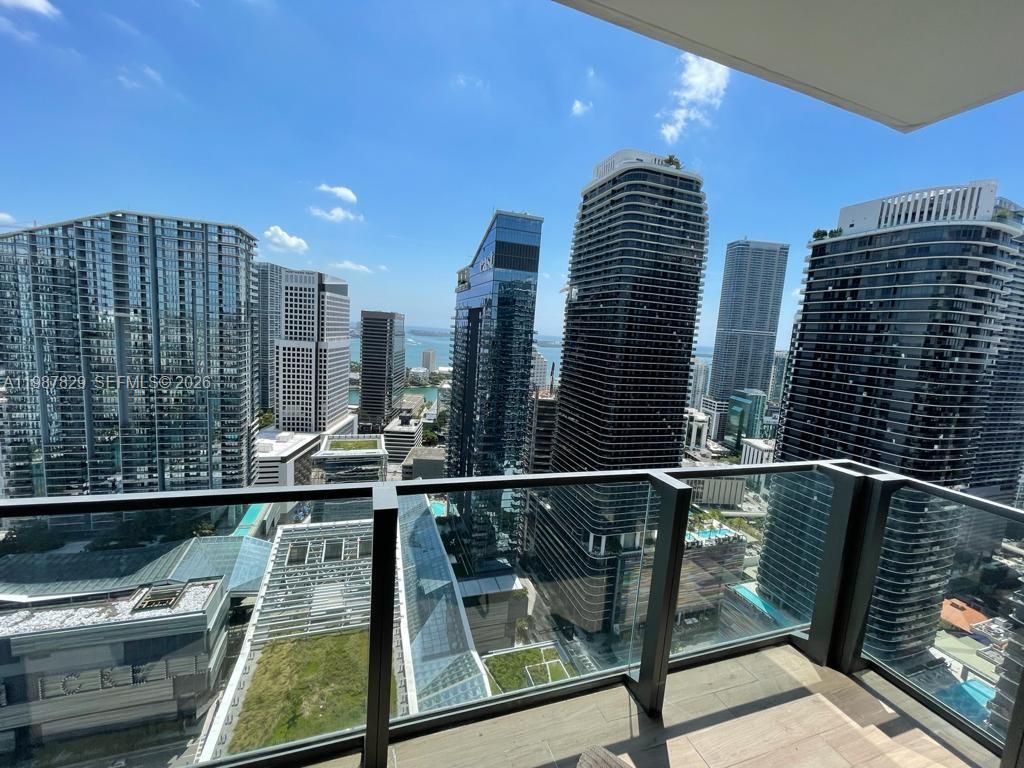 88 SW 7th St #3609, Miami FL 33130