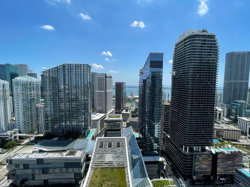 88 SW 7th St #3609, Miami FL 33130