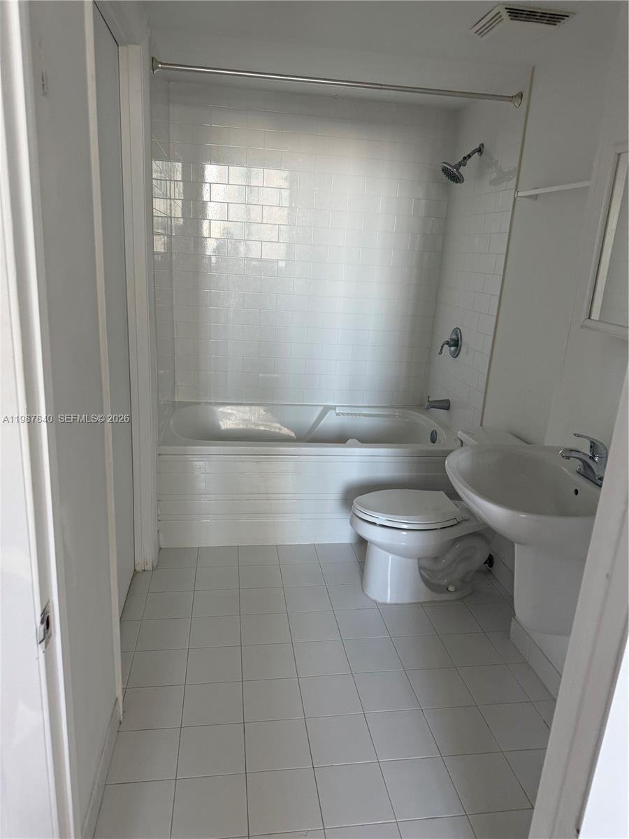 690 SW 1st Ct #2330, Miami FL 33130