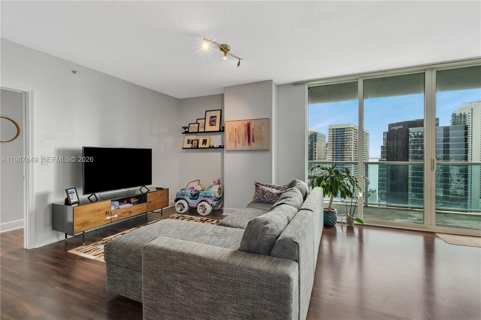 1250 S Miami Ave #2802, Miami FL 33130