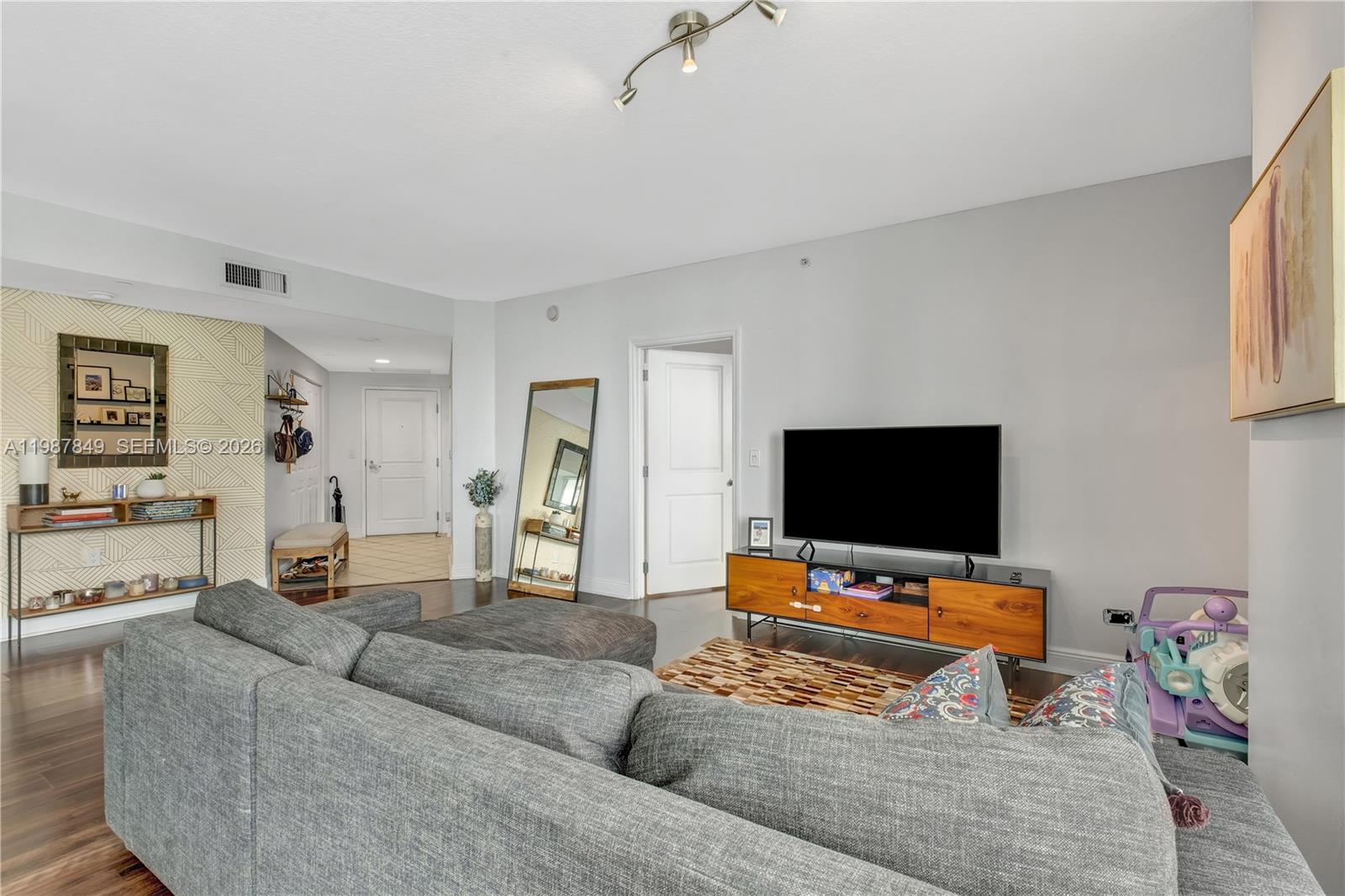 1250 S Miami Ave #2802, Miami FL 33130