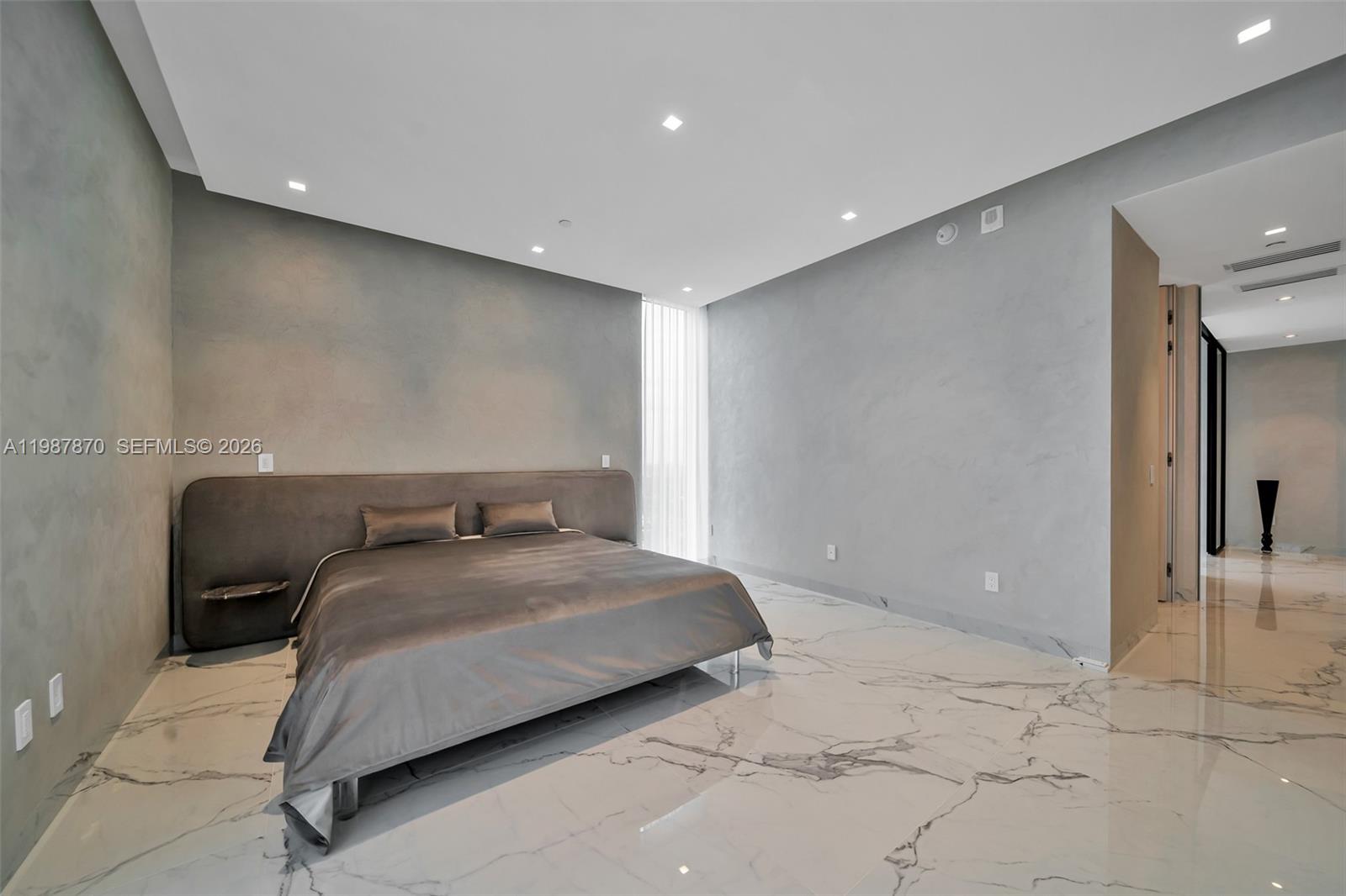 2711 S Ocean Dr #3905, Hollywood FL 33019