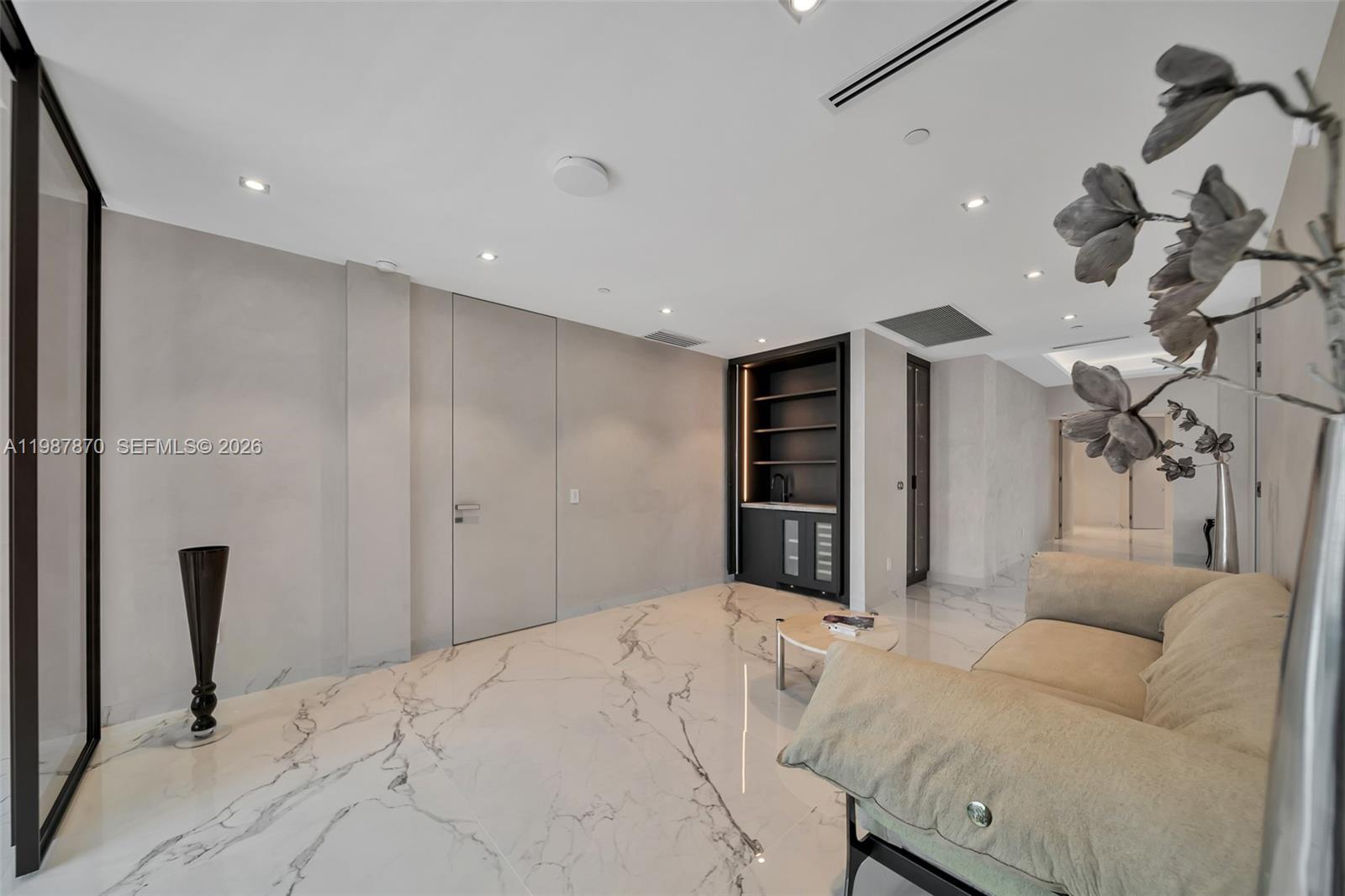 2711 S Ocean Dr #3905, Hollywood FL 33019