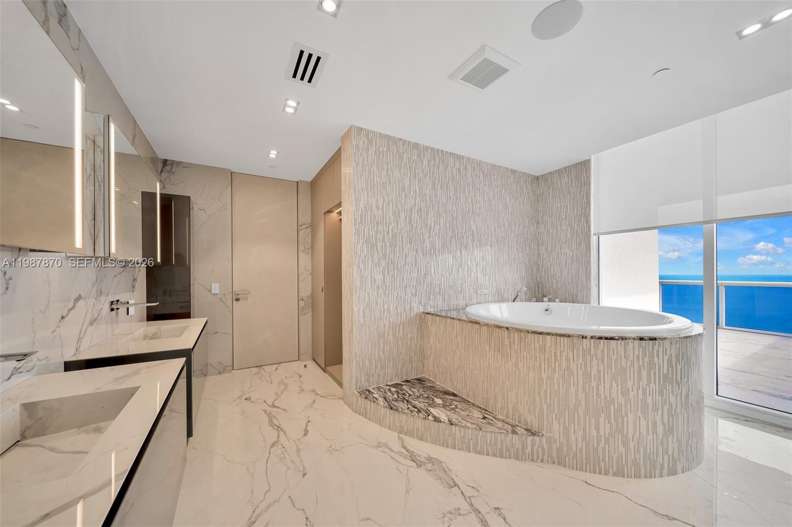 2711 S Ocean Dr #3905, Hollywood FL 33019