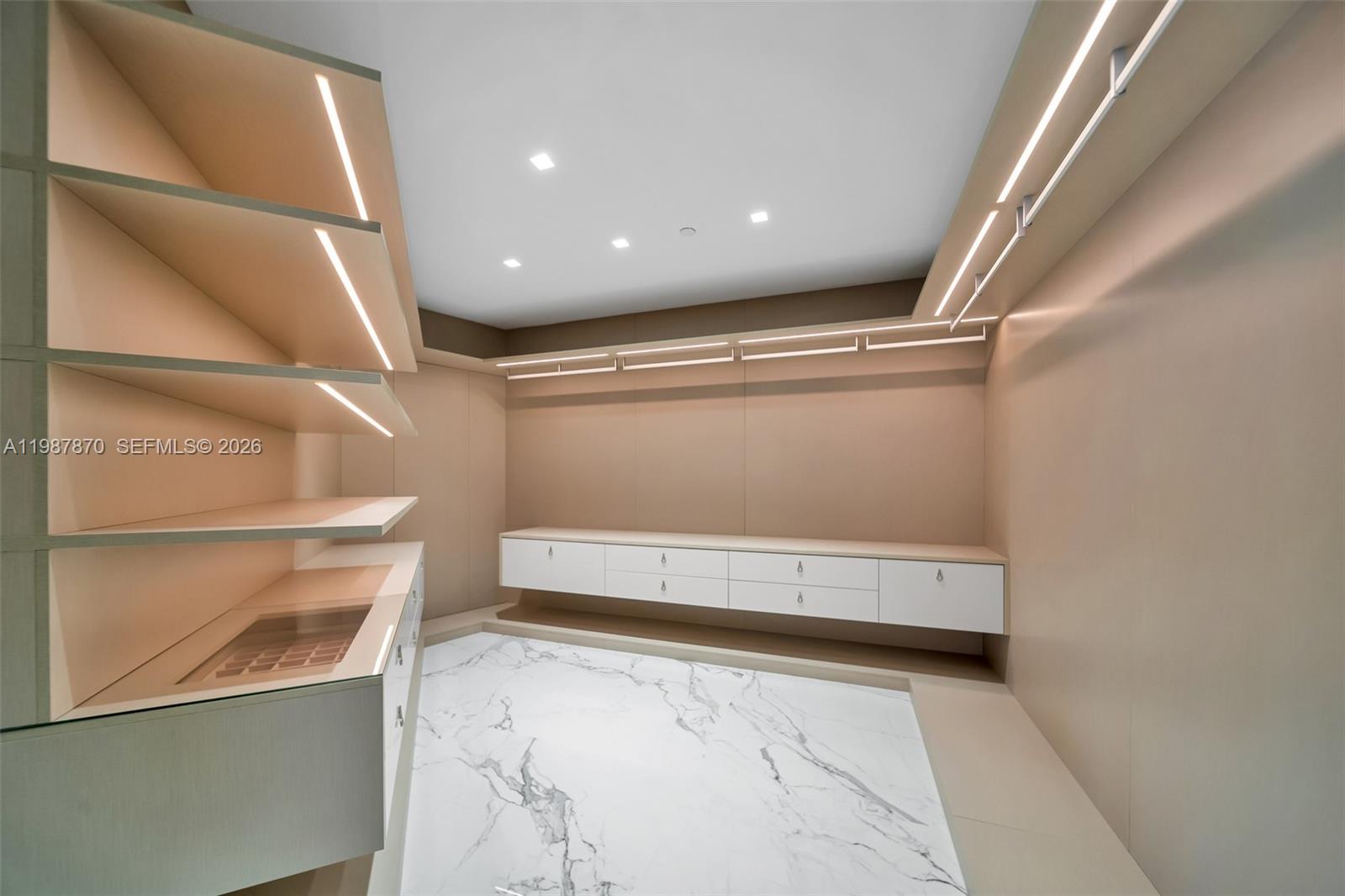 2711 S Ocean Dr #3905, Hollywood FL 33019