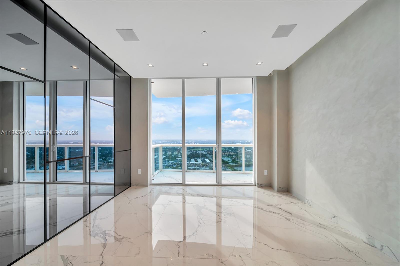 2711 S Ocean Dr #3905, Hollywood FL 33019