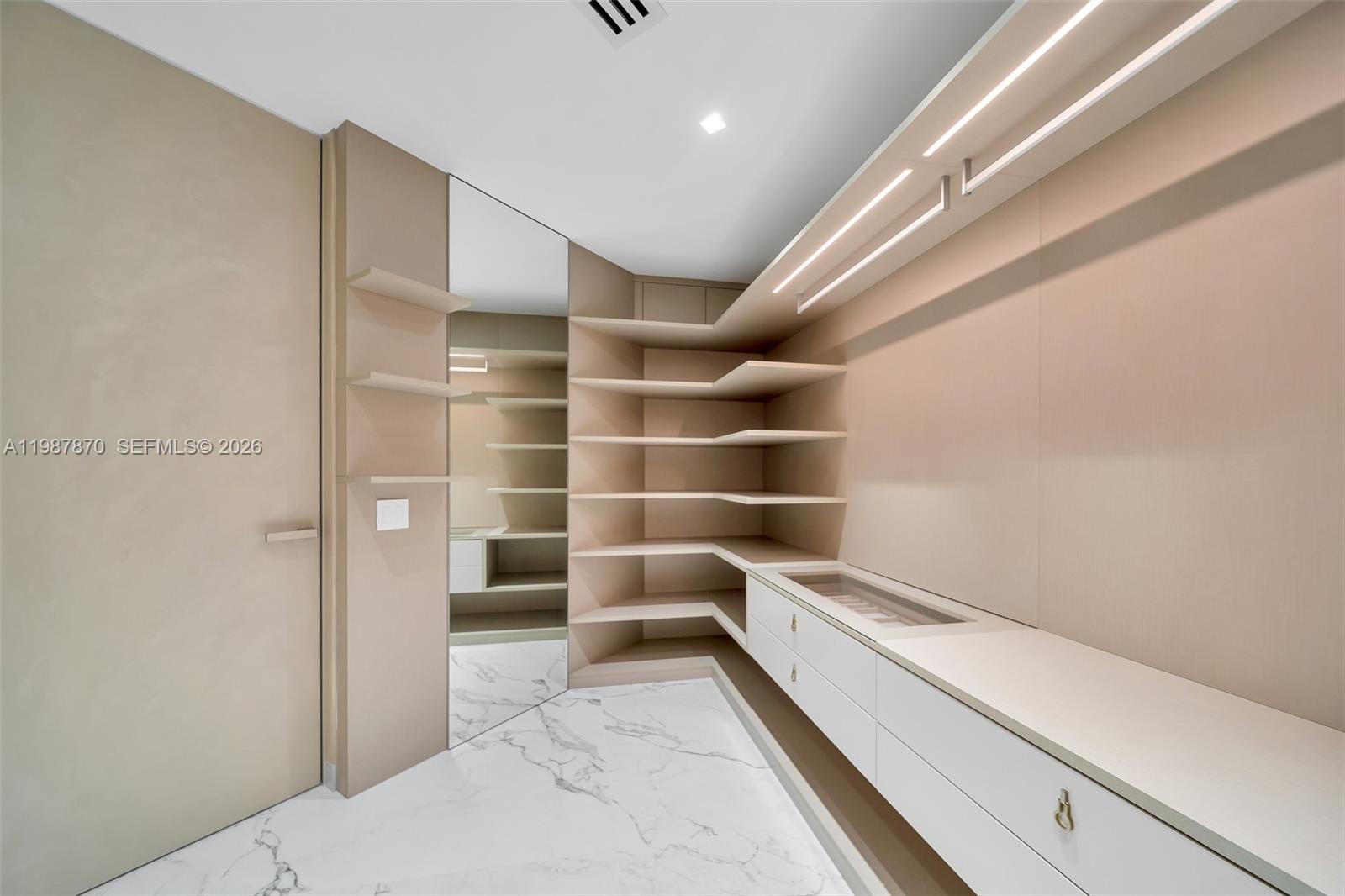 2711 S Ocean Dr #3905, Hollywood FL 33019