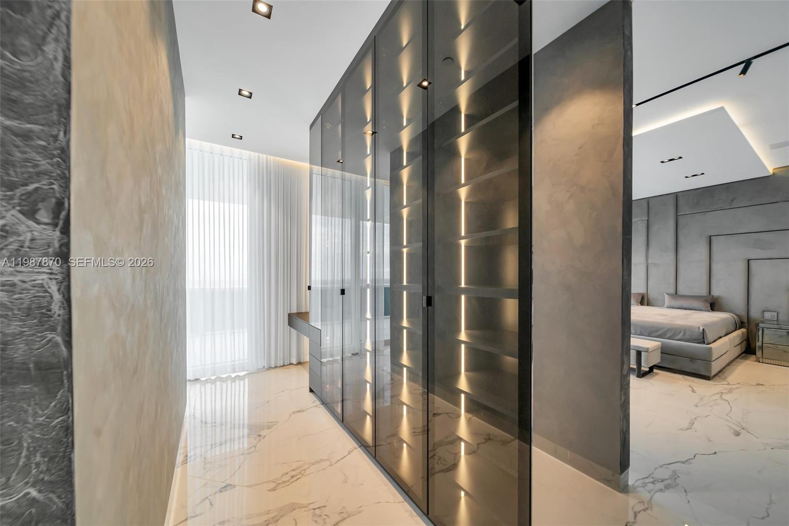 2711 S Ocean Dr #3905, Hollywood FL 33019