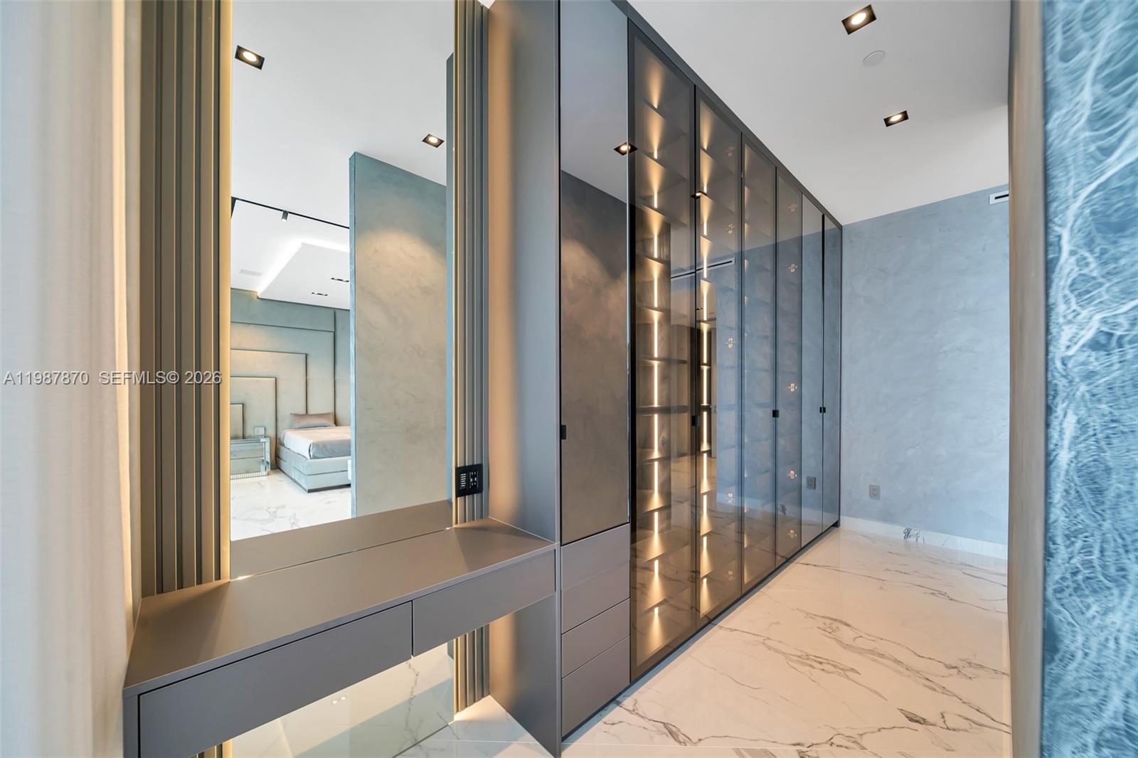 2711 S Ocean Dr #3905, Hollywood FL 33019
