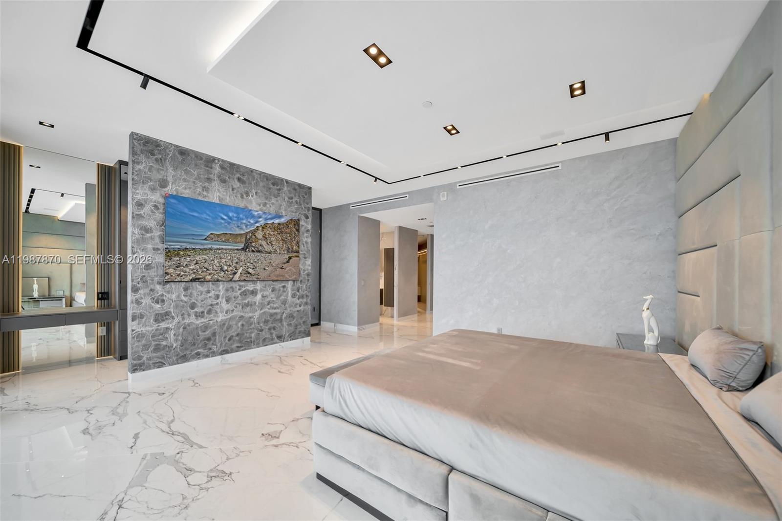 2711 S Ocean Dr #3905, Hollywood FL 33019