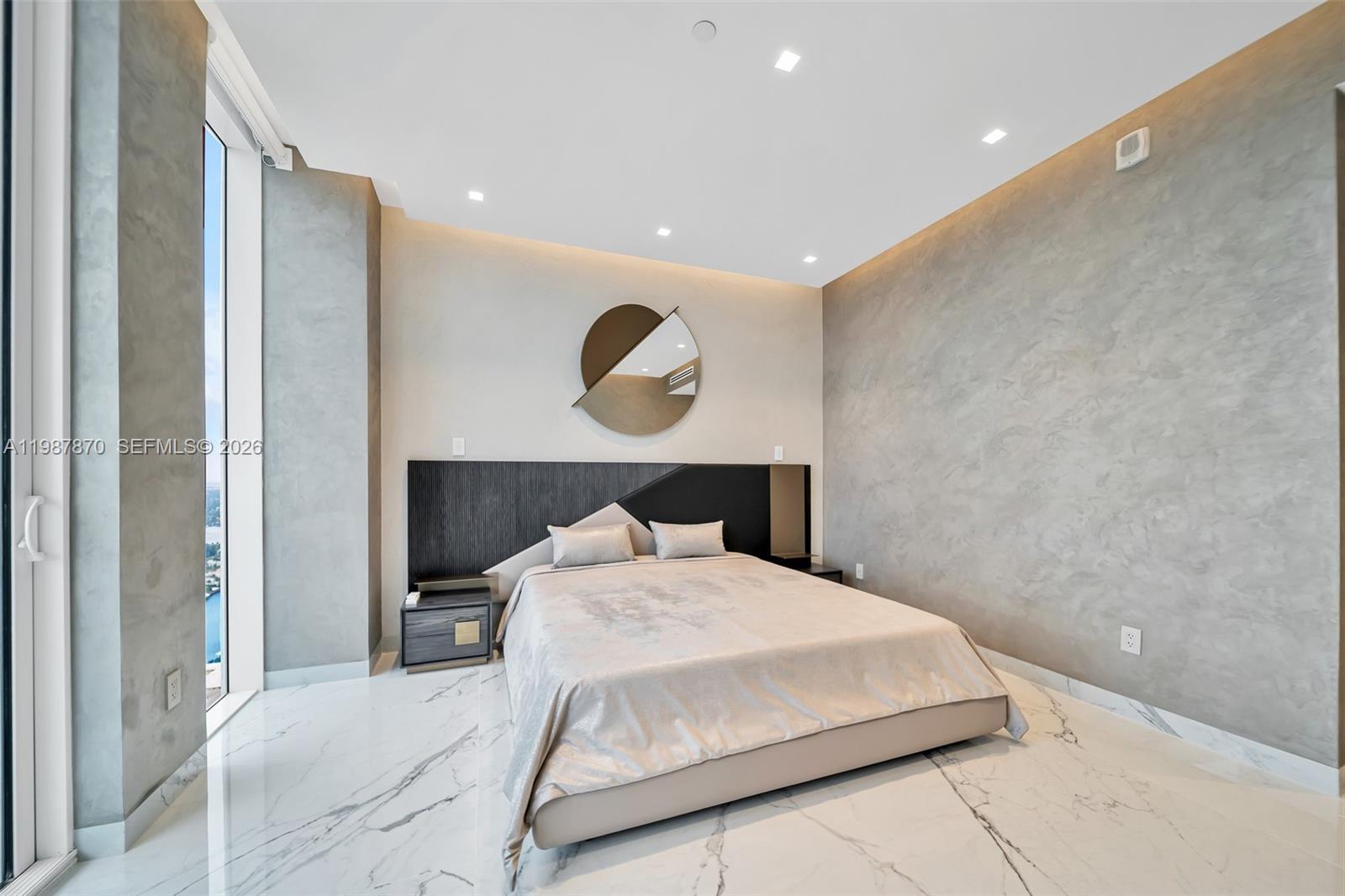 2711 S Ocean Dr #3905, Hollywood FL 33019