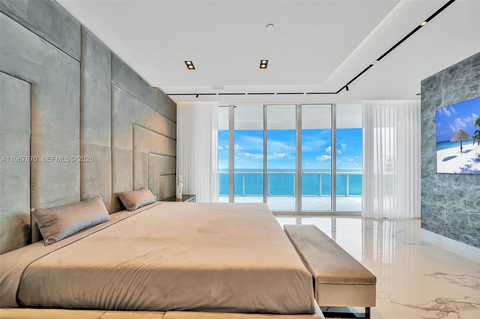 2711 S Ocean Dr #3905, Hollywood FL 33019