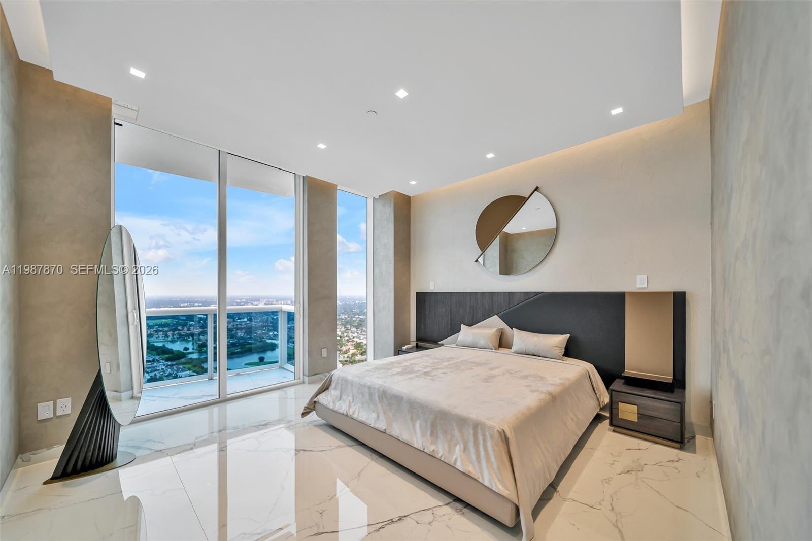 2711 S Ocean Dr #3905, Hollywood FL 33019