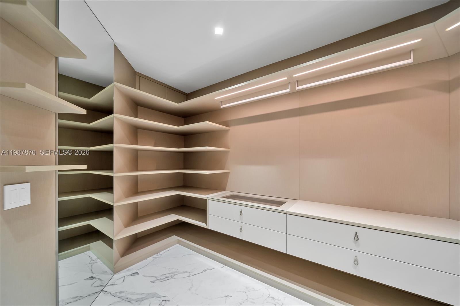 2711 S Ocean Dr #3905, Hollywood FL 33019