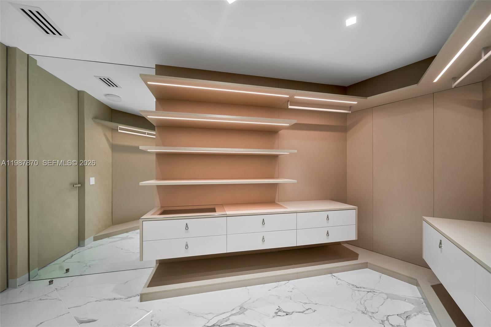 2711 S Ocean Dr #3905, Hollywood FL 33019