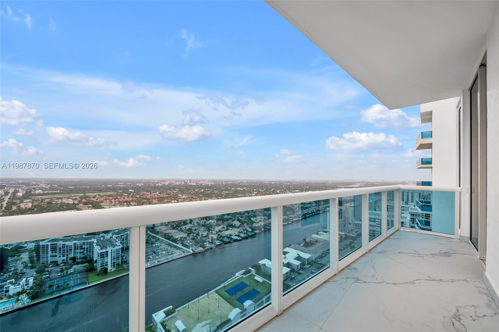 2711 S Ocean Dr #3905, Hollywood FL 33019