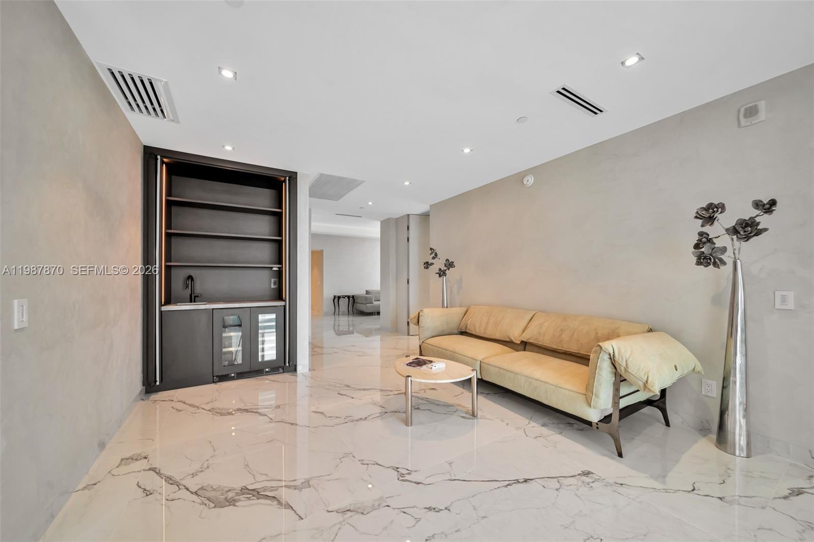 2711 S Ocean Dr #3905, Hollywood FL 33019
