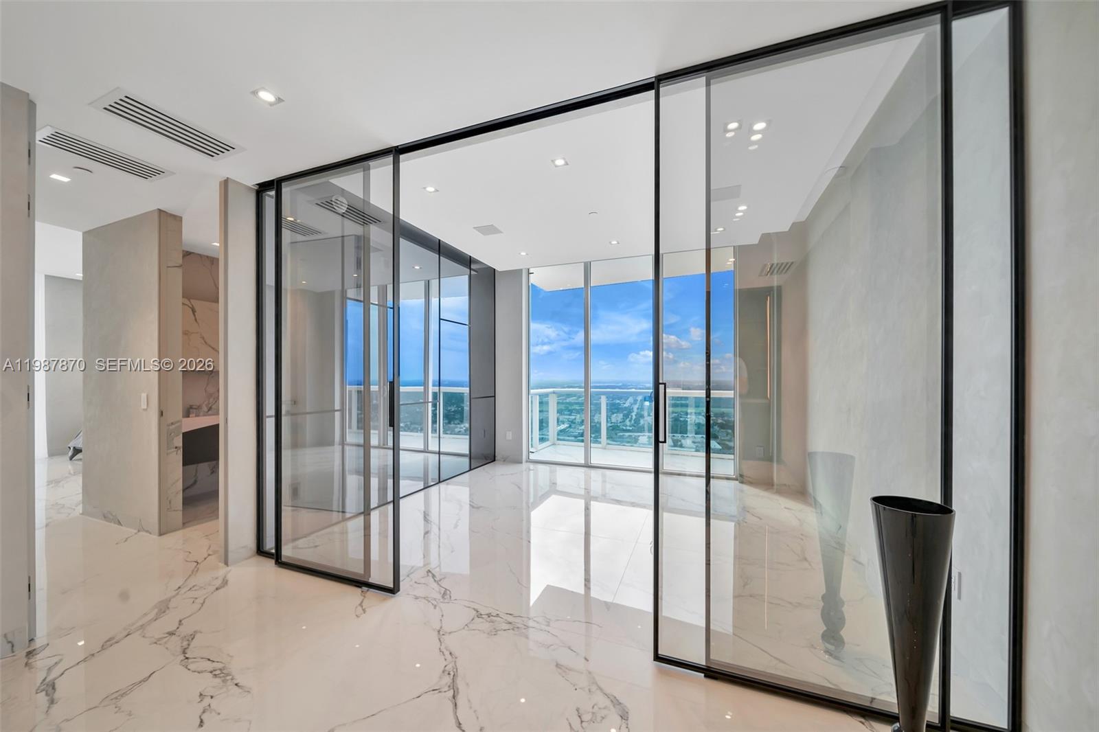 2711 S Ocean Dr #3905, Hollywood FL 33019