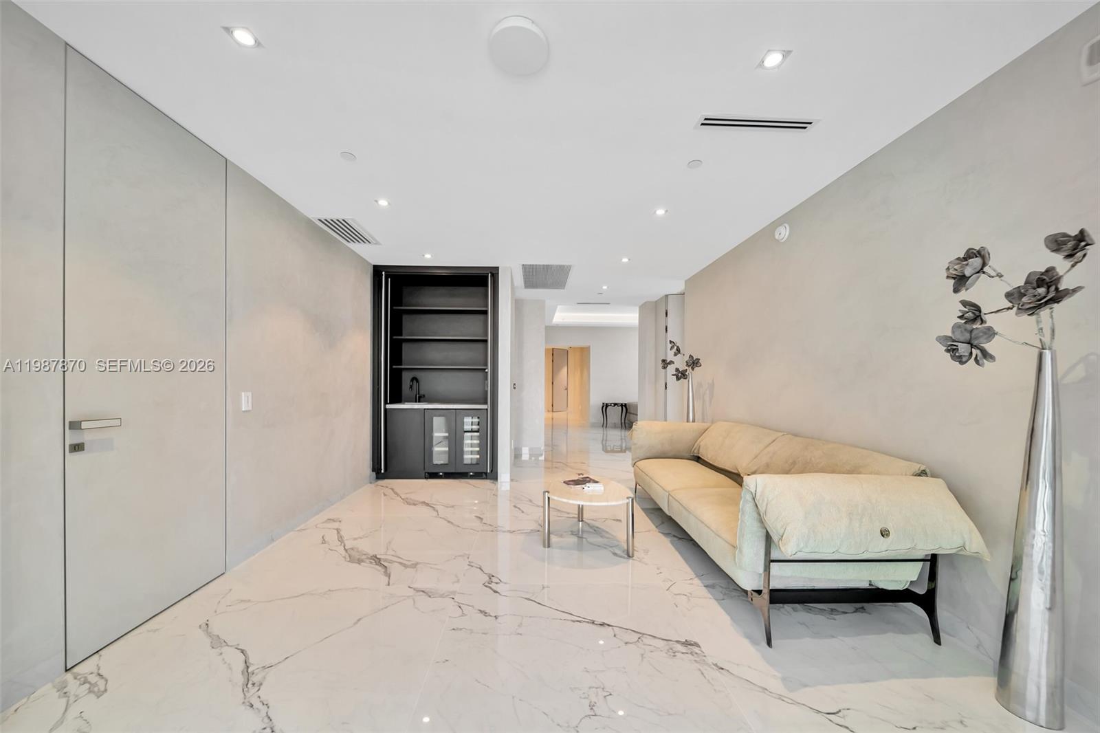2711 S Ocean Dr #3905, Hollywood FL 33019