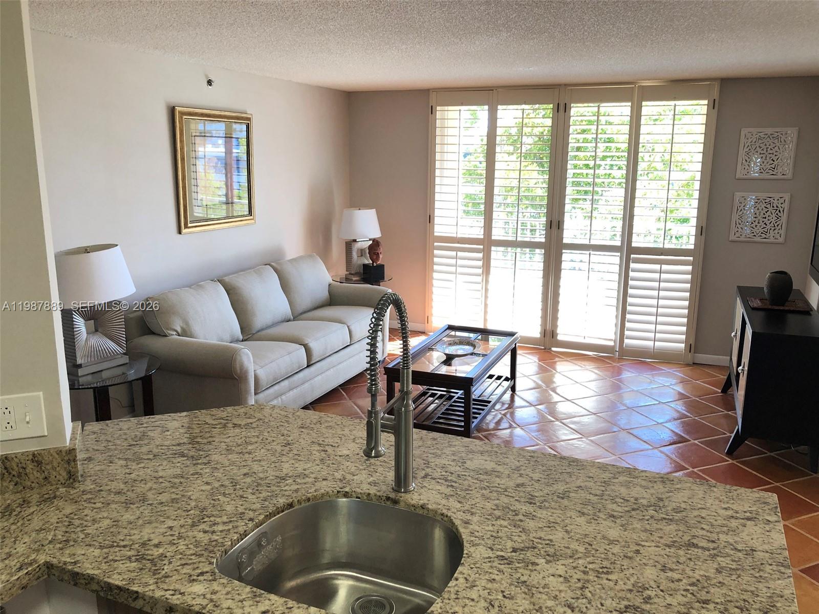19901 E Country Club Dr #2206, Aventura FL 33180