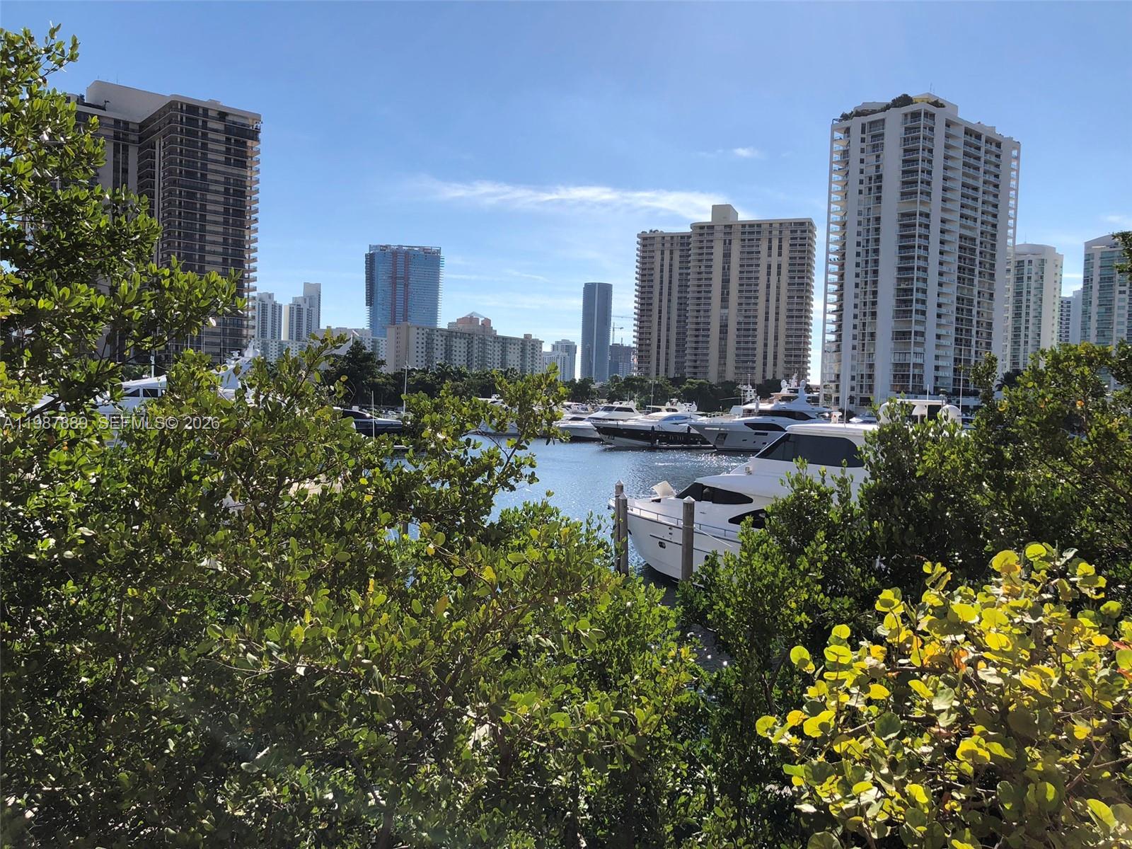19901 E Country Club Dr #2206, Aventura FL 33180